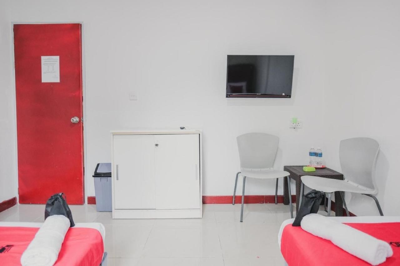 Hotel Reddoorz Near Nagoya Hill Batam 4 Jodoh  Exterior foto